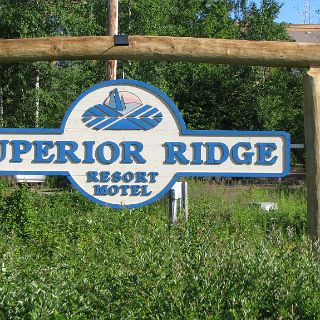 A really nice place to stay. This must be off season for these folks. Nearby there are ATV, Snowmobile and Xcountry ski trails. : Alan