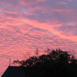 "Red skies in morning..." We took  the warning and got on the road early to beat the heat and the possibility of strong thunderstorms forecasted for later in the day.