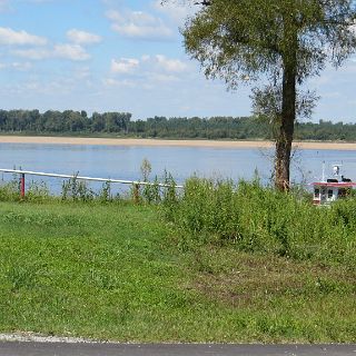 Low water is apparent in view of the Mississippi at Hickman