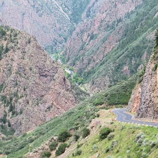 The Black Canyon of the Gunnison . Riding into the Canyon