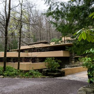 Fallingwater or Kaufmann Residence. A house designed by architect Frank Lloyd Wright in 1935 : Falling Water, PA, Riding