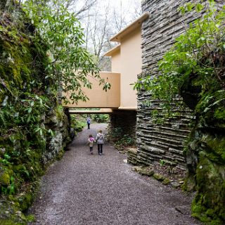 Fallingwater or Kaufmann Residence. A house designed by architect Frank Lloyd Wright in 1935 : Falling Water, PA, Riding