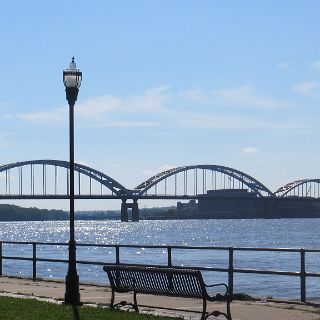 Davenport, Iowa. Lock and Dam 13 : Touring