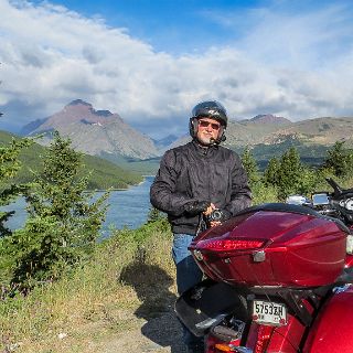 Two Medicine lake : Touring