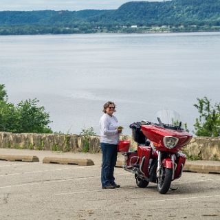 Up the Great River Road on the Wisconsin side. : Touring, Susan Jones