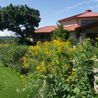 Great River Road Visitor and Learning Center. Prescott WI : Touring