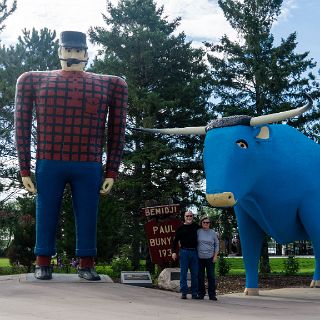 Paul Bunyan & Babe the Blue Ox Statues. Bemidji, MN : Touring