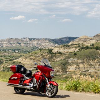 Entering the Northern section of the Theodore Roosevelt National Park : Touring