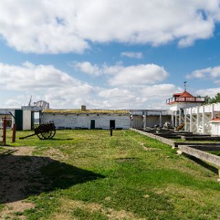 Fort Union Trading Post National Historic Site : Touring