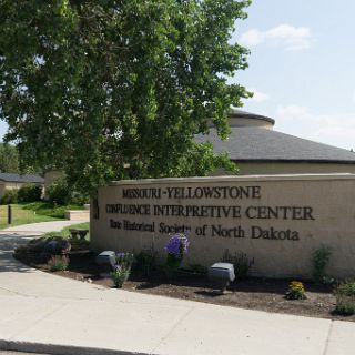 Missouri-Yellowstone Confluence Interpretive Center : Touring