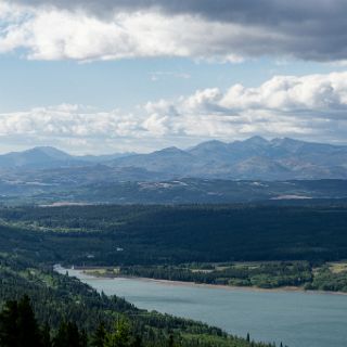 Two Medicine lake : Touring