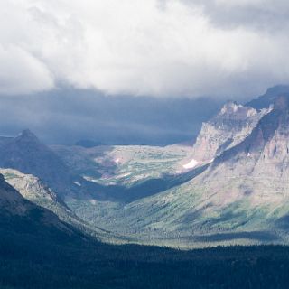 Two Medicine lake : Touring