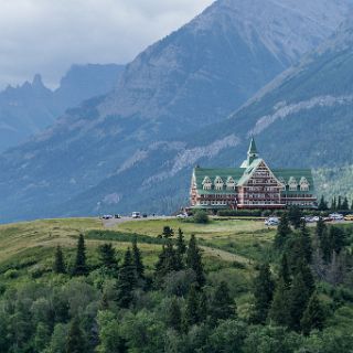 Prince Of Wales Hotel at Waterton : Touring