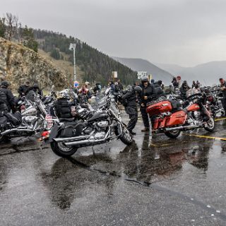 Beartooth Highway - in the rain : Touring