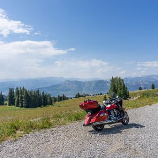 Overlooking Clarks Fork of the Yellowstone : Touring