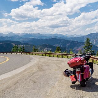 Looking towards Yellowstone from Dead Indian Hill : Touring