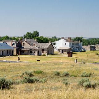 A stop at Fort Laramie going into Nebraska : Touring